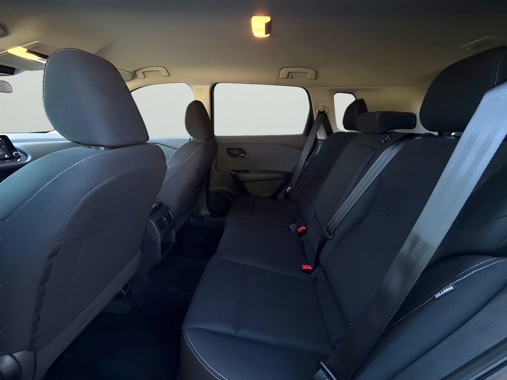 Used 2023 Nissan Rogue S image 22