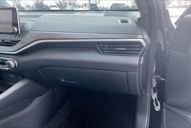 Used 2024 Nissan Altima 2.5 SV image 17