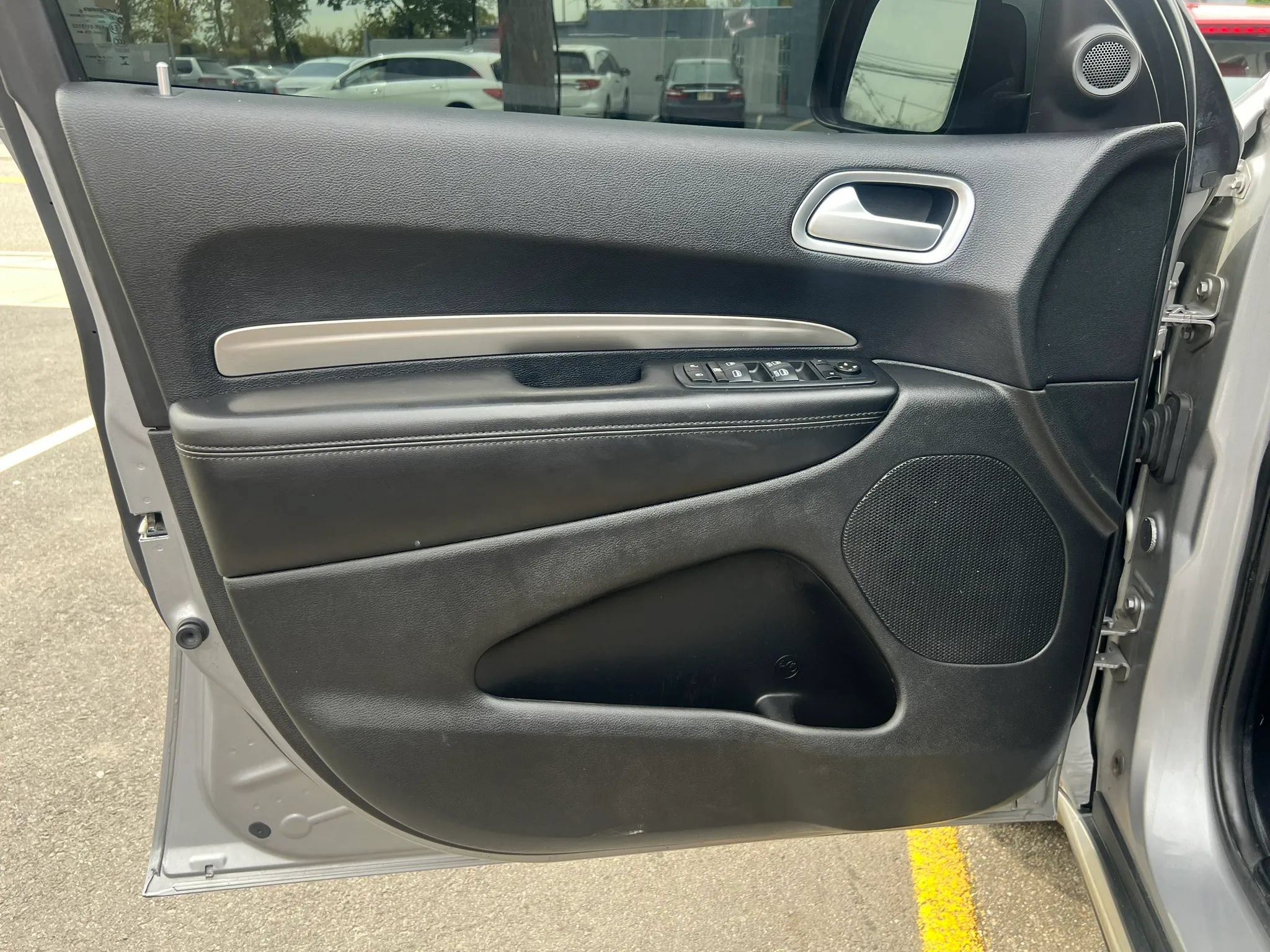 Used 2019 Dodge Durango SXT w/ 3rd Row Seating Group AWD/4WD image 11