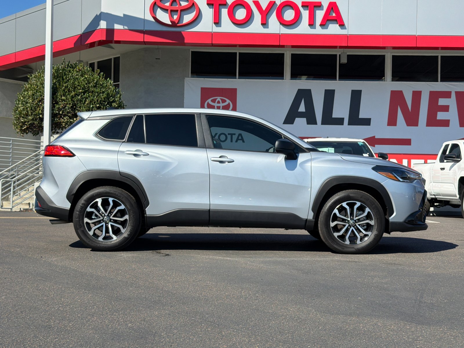 Used 2025 Toyota Corolla Cross AWD Hybrid image 6