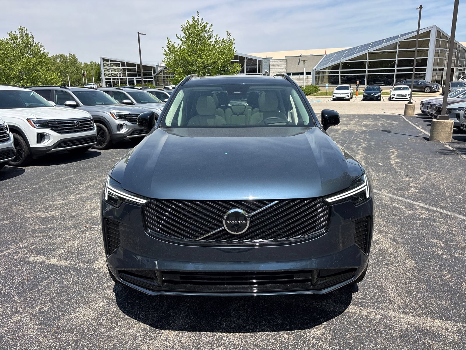 New 2026 Volvo XC90 B6 Ultra w/ Protection Package Premier AWD/4WD image 2