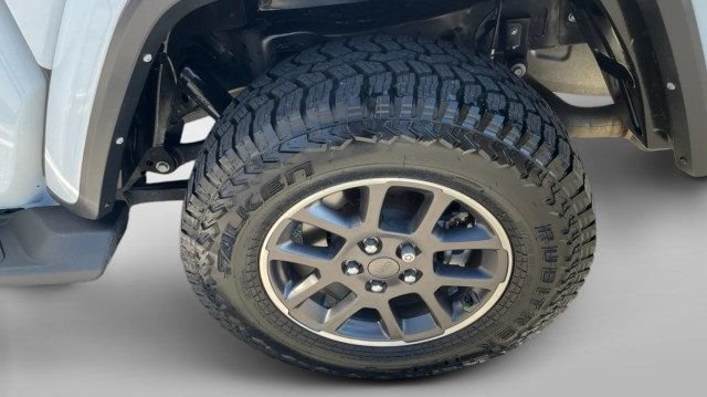 Used 2021 Jeep Gladiator Overland w/ Trailer Tow Package AWD/4WD image 2