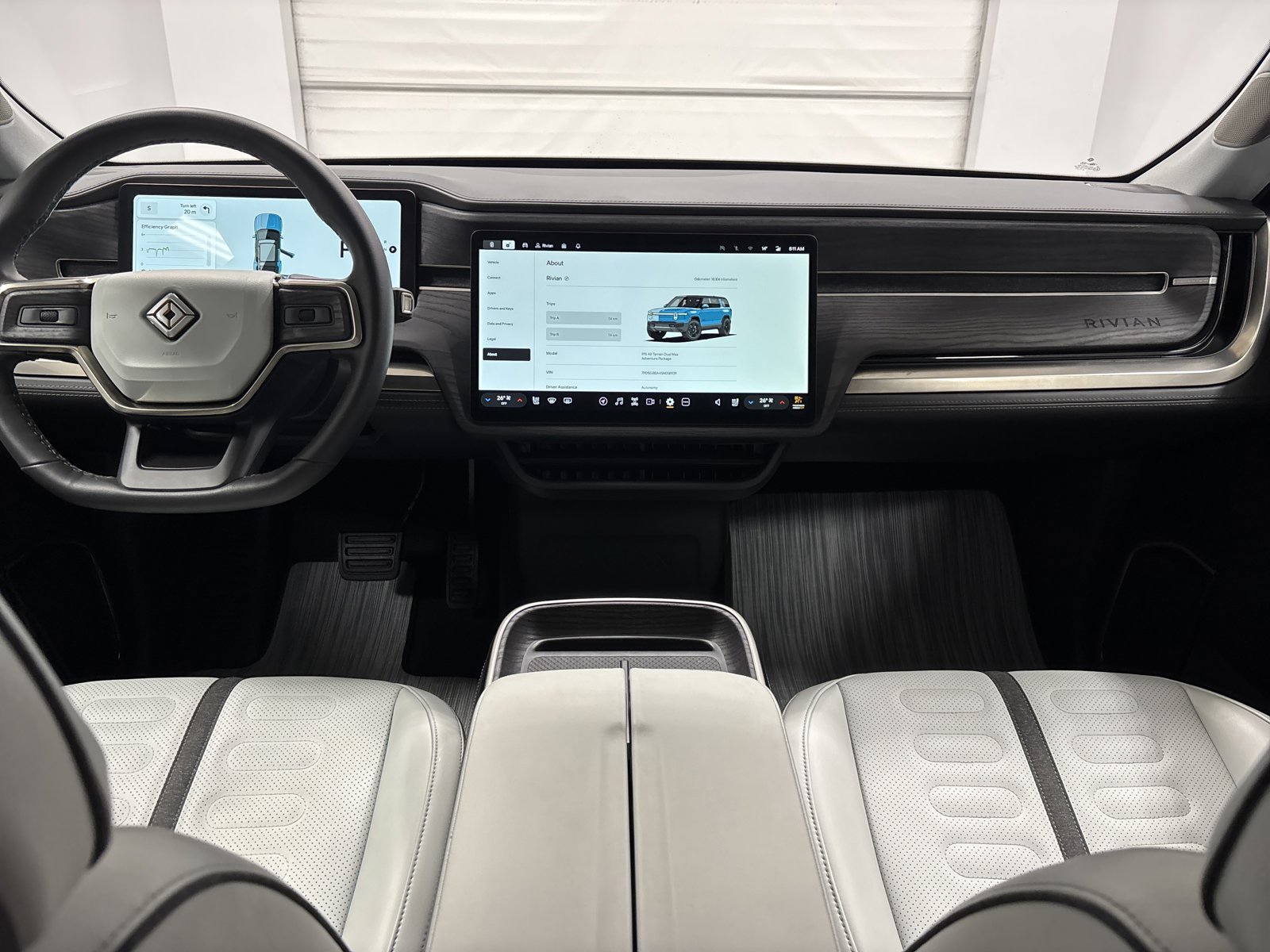 Used 2025 Rivian R1S Adventure AWD/4WD image 27