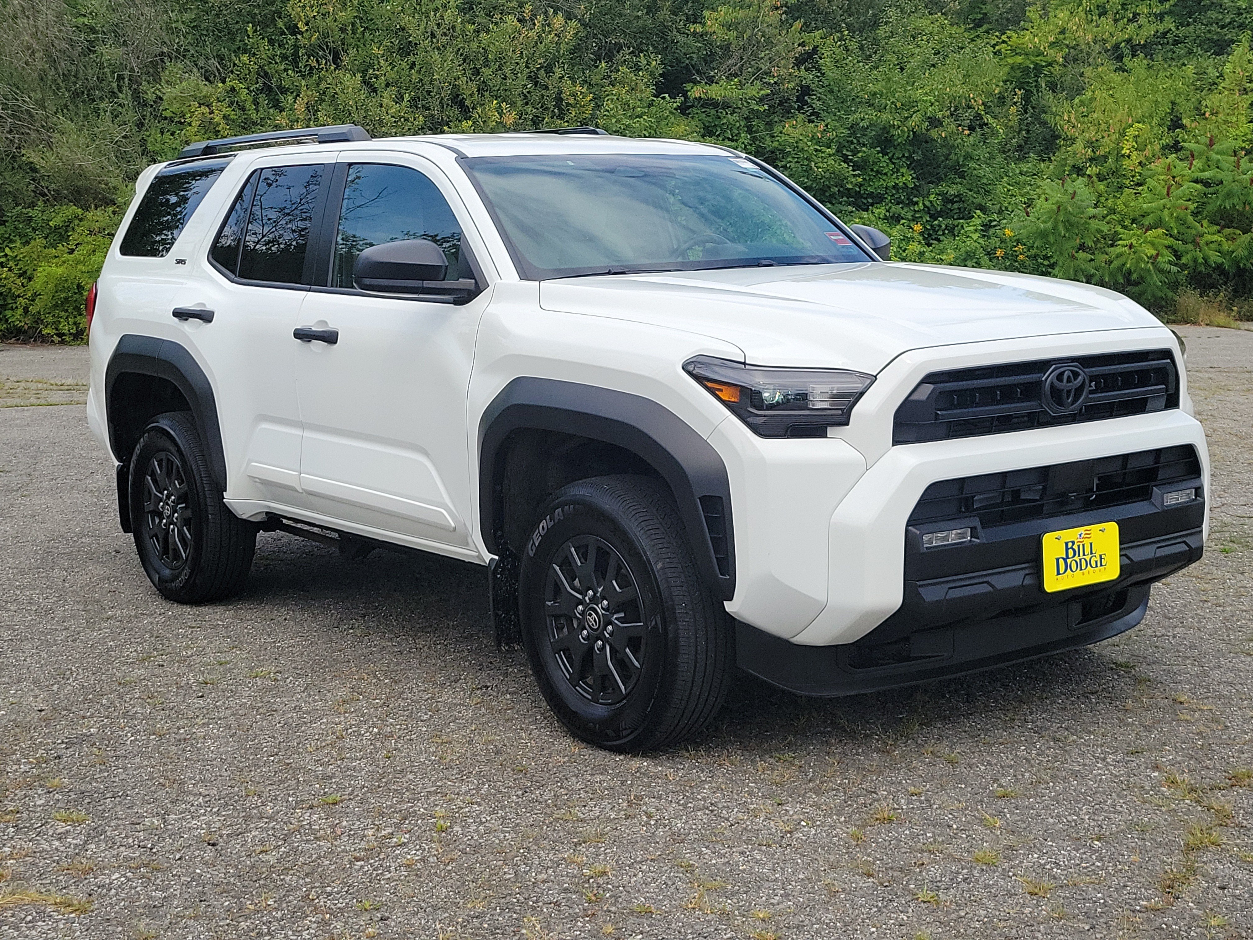 Used 2025 Toyota 4Runner SR5 AWD/4WD image 3