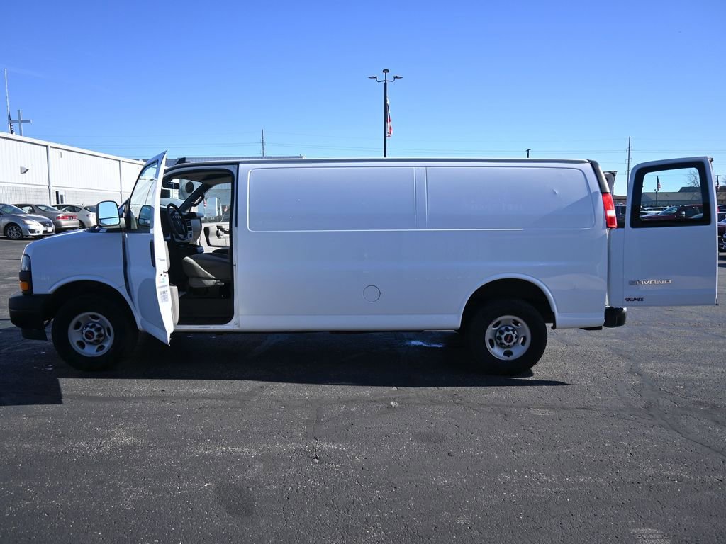 Used 2023 GMC Savana 2500 Extended w/ Enhanced Convenience Package image 53