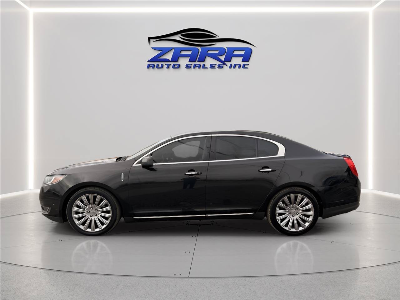 Used 2015 Lincoln MKS w/ Equipment Group 101A FWD image 9