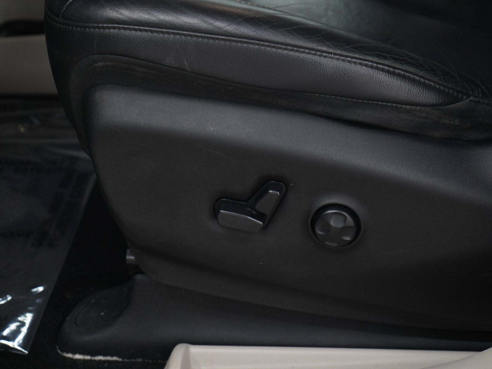 Used 2017 Chrysler Pacifica Touring-L FWD image 24