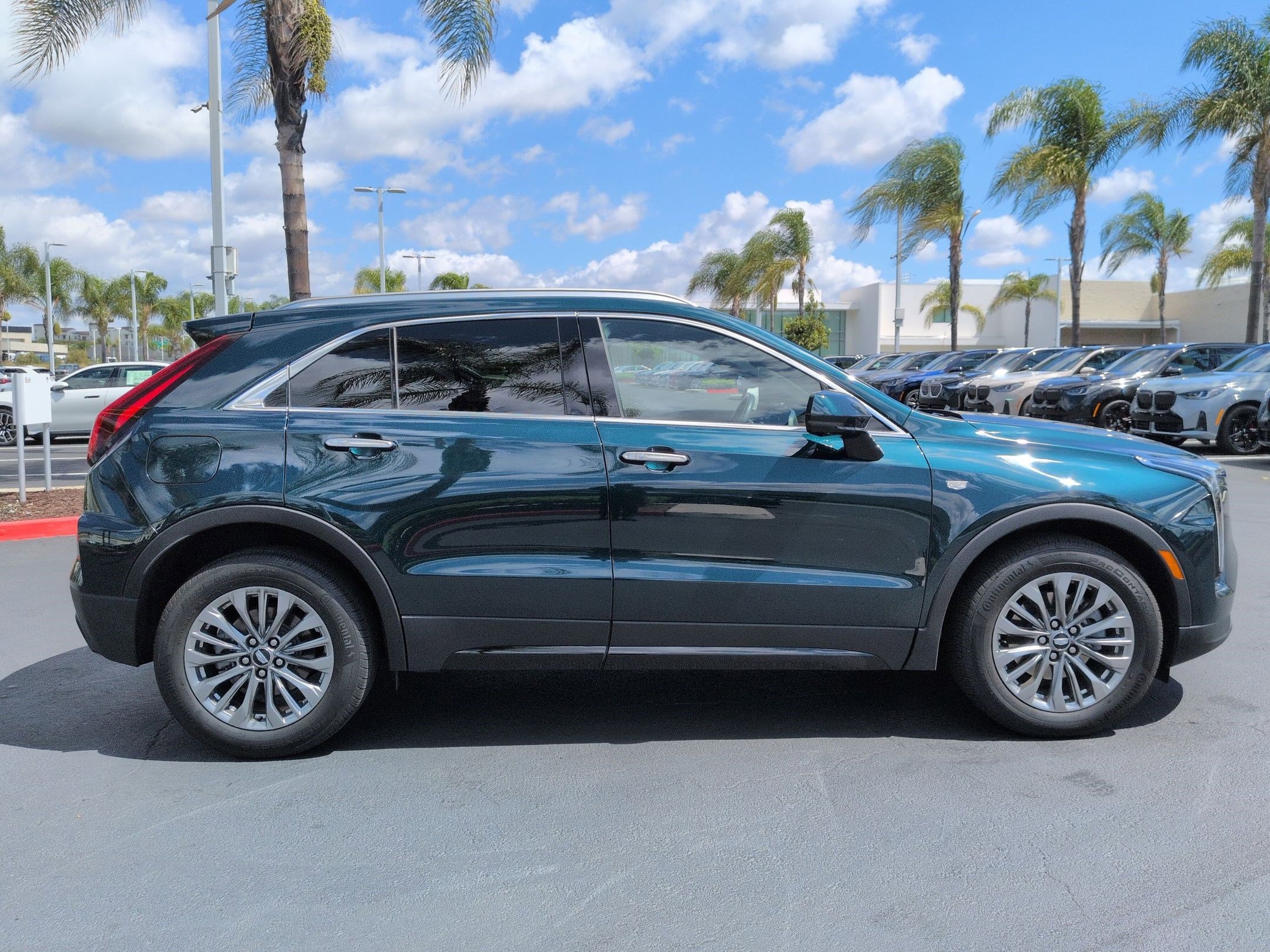 Used 2025 Cadillac XT4 Premium Luxury w/ Technology Package image 11