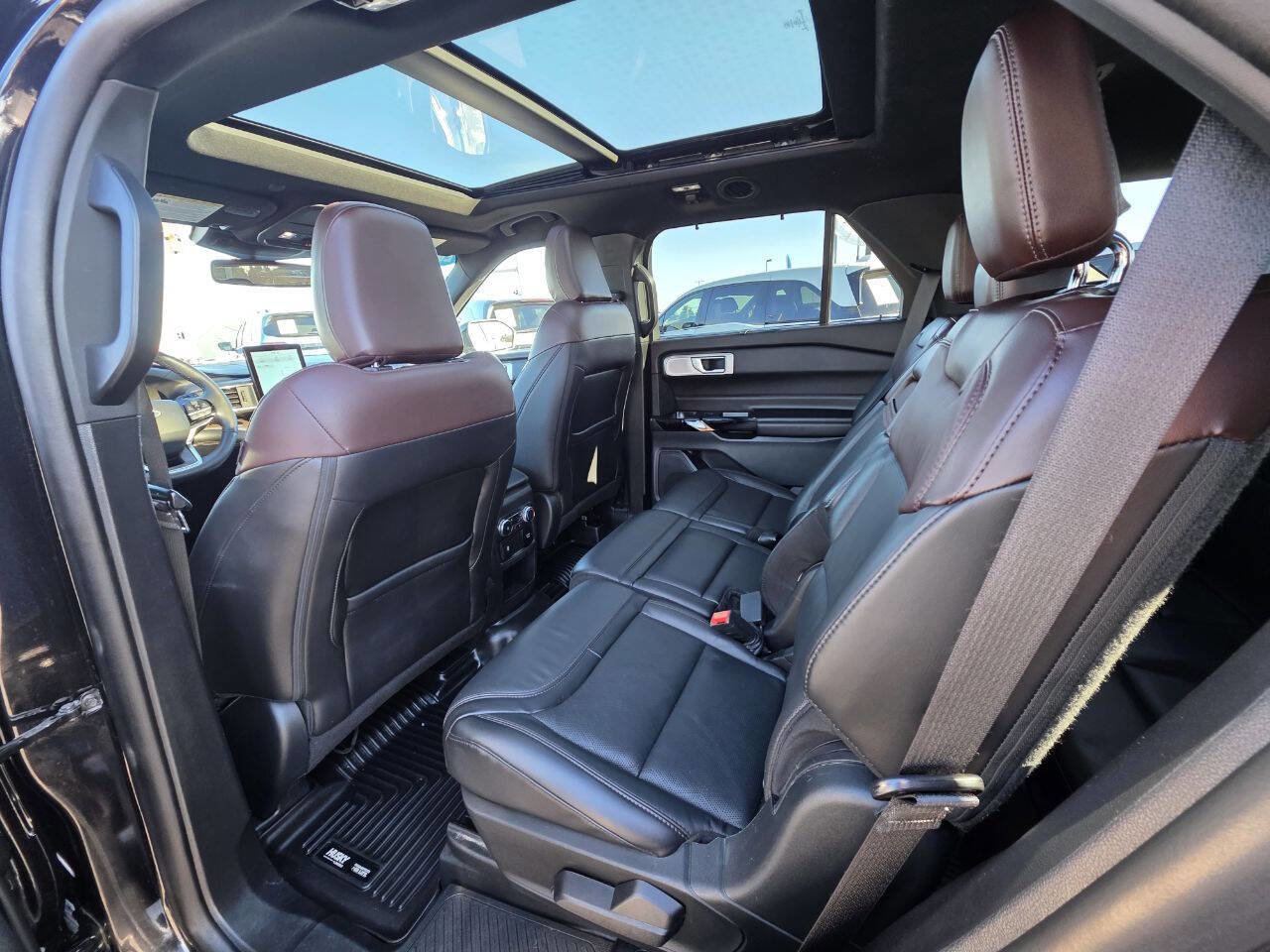 Used 2021 Ford Explorer Platinum image 29