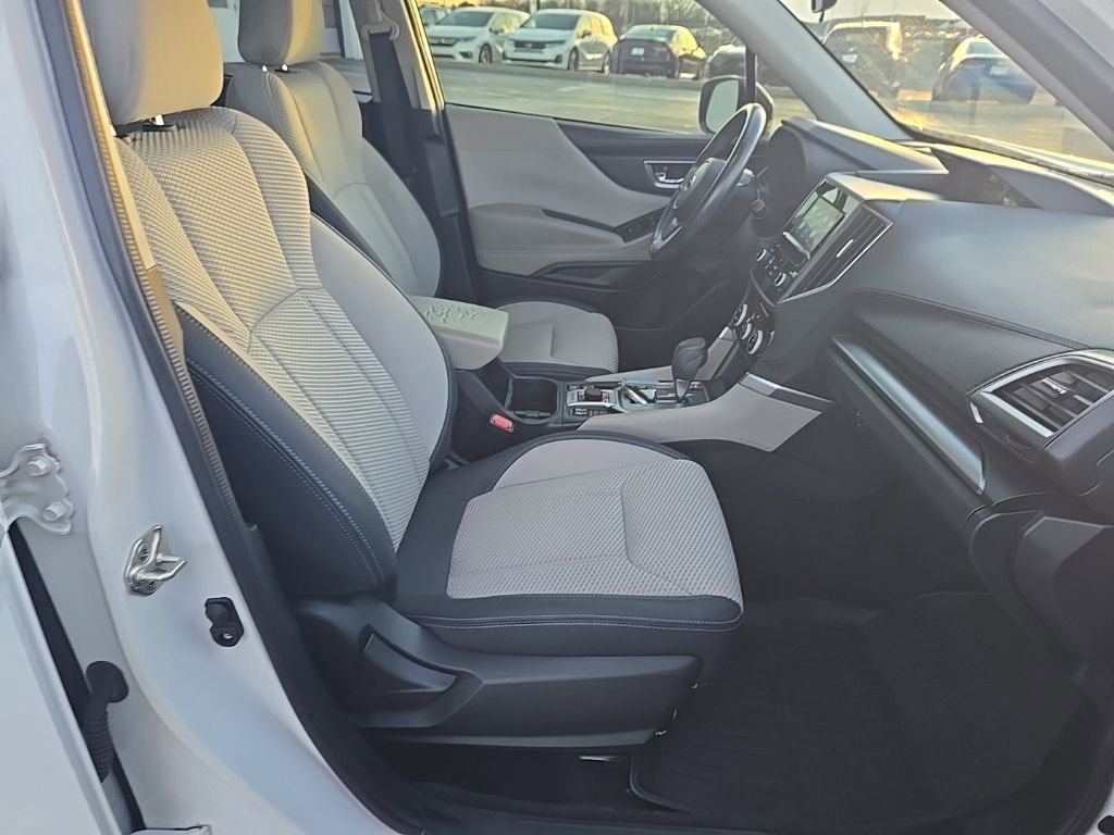 Used 2022 Subaru Forester Premium image 31