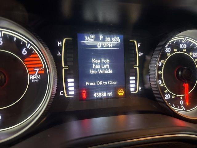 Used 2020 Jeep Cherokee Altitude image 18