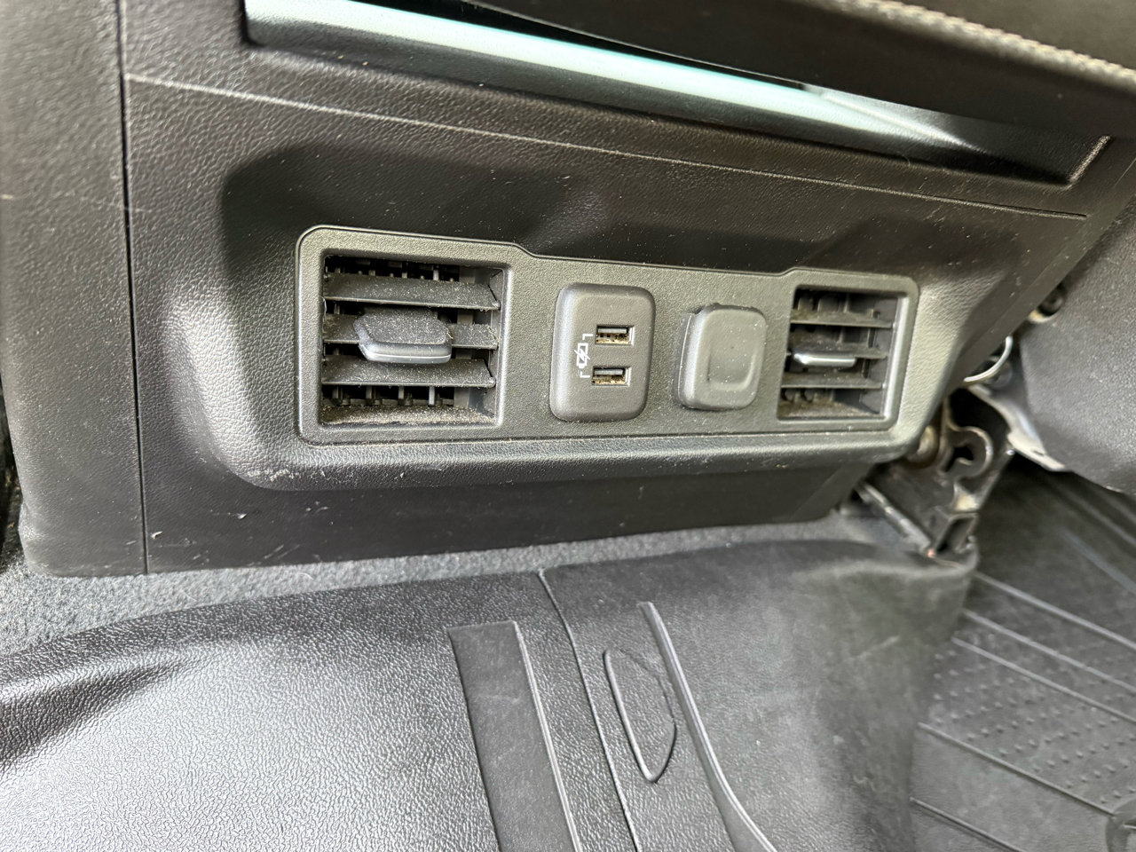 Used 2021 Chevrolet Silverado 1500 LT w/ Bed Protection Package AWD/4WD image 15