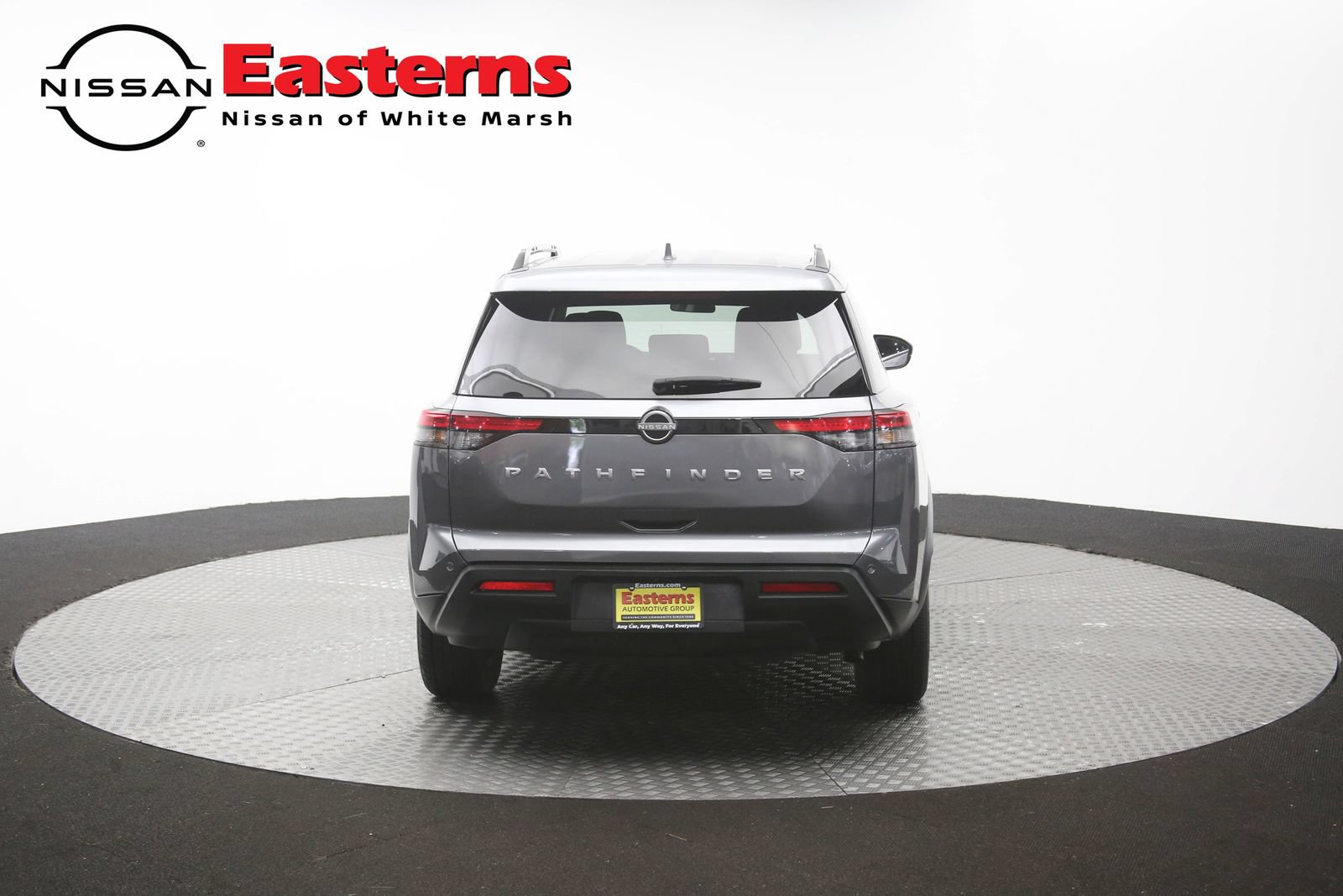 Used 2025 Nissan Pathfinder SV FWD image 38