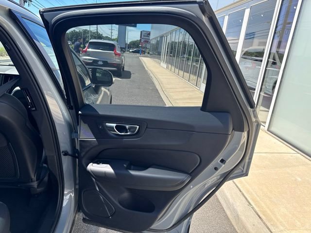 Certified 2025 Volvo XC60 B5 Plus AWD/4WD image 12