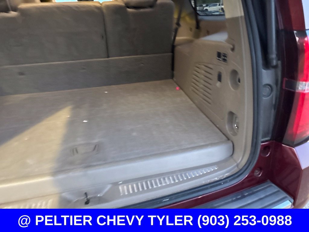 Used 2019 Chevrolet Suburban Premier AWD/4WD image 25