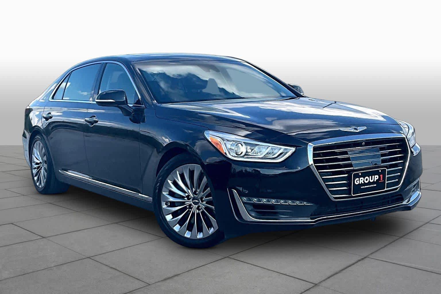 Used 2018 Genesis G90 3.3T Premium RWD image 3