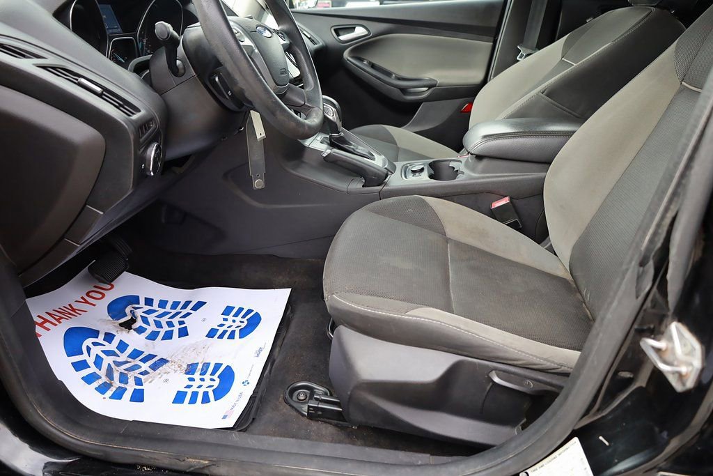 Used 2014 Ford Focus SE w/ SE Winter Package image 11