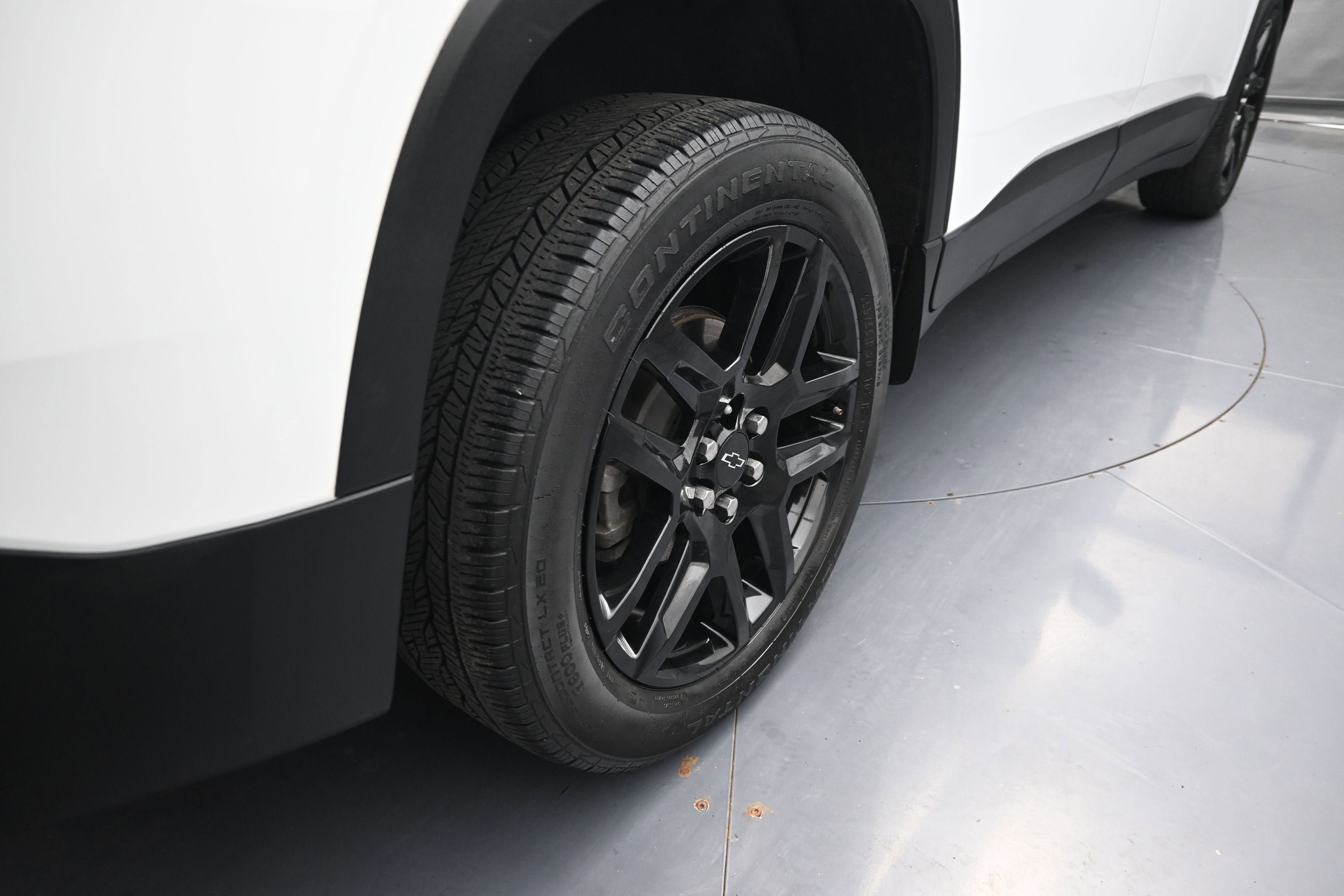 Used 2020 Chevrolet Traverse LT FWD image 33