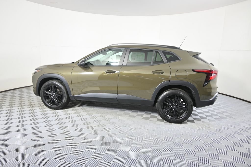 Used 2024 Chevrolet Trax ACTIV w/ Driver Confidence Package FWD image 3