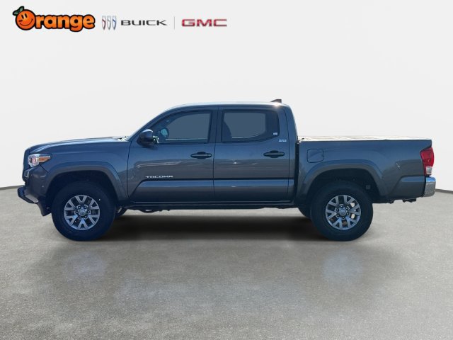 Used 2017 Toyota Tacoma SR5 w/ Tow Package RWD image 6
