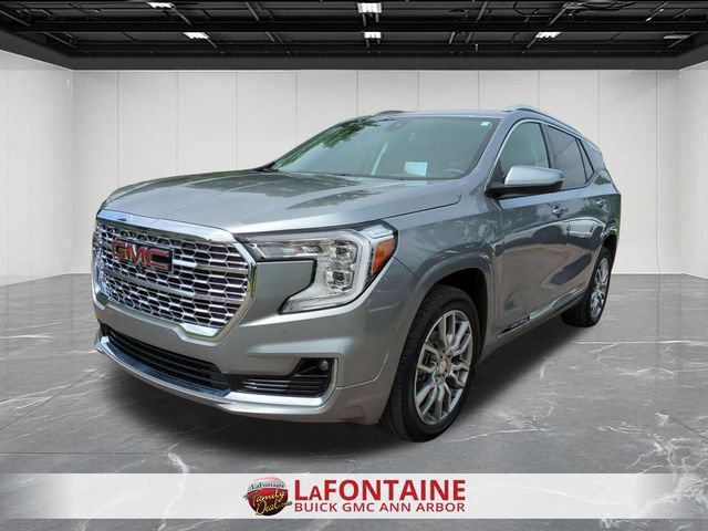 Used 2024 GMC Terrain Denali w/ Denali Premium Package AWD/4WD image 4