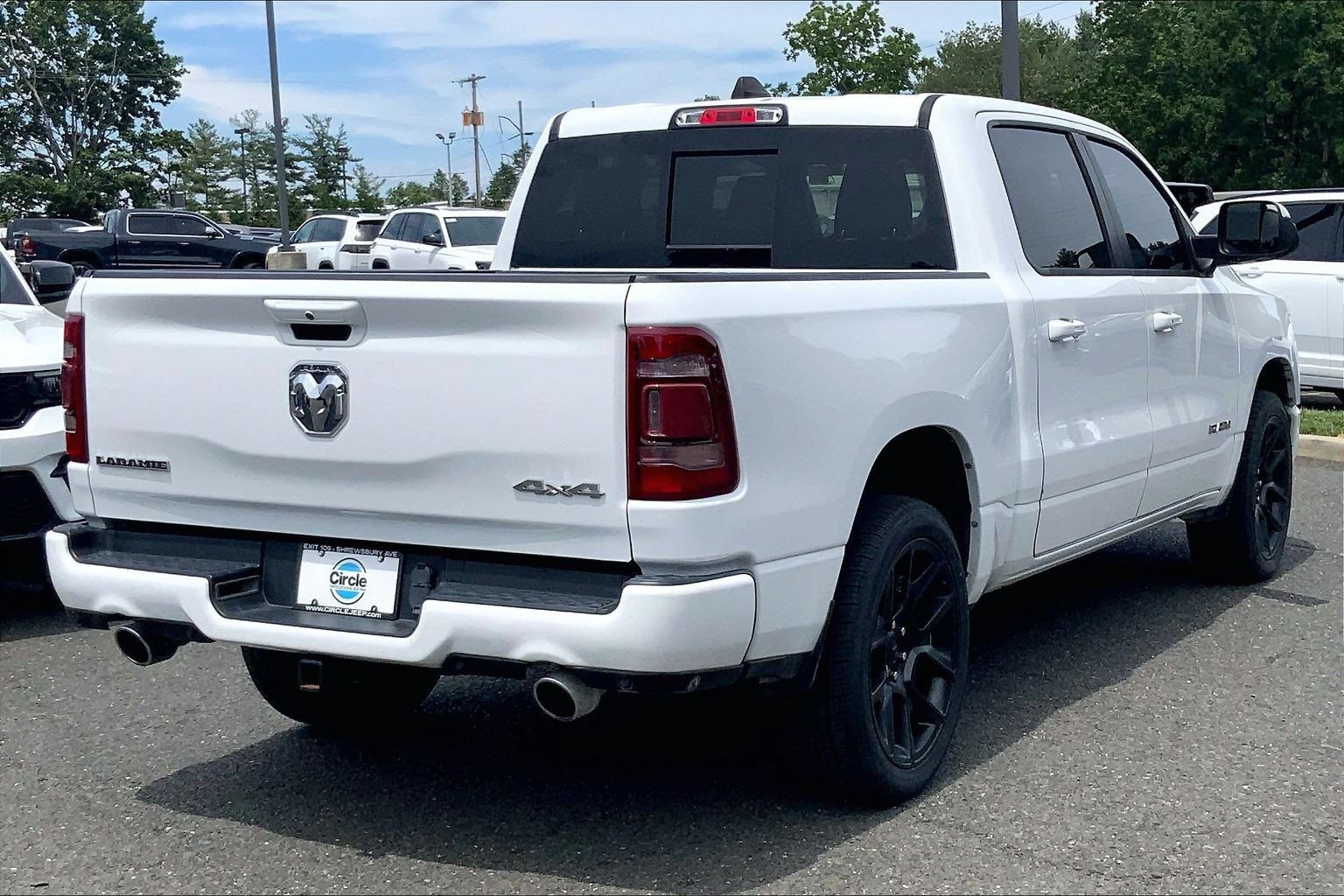 Used 2024 RAM 1500 Laramie AWD/4WD image 9