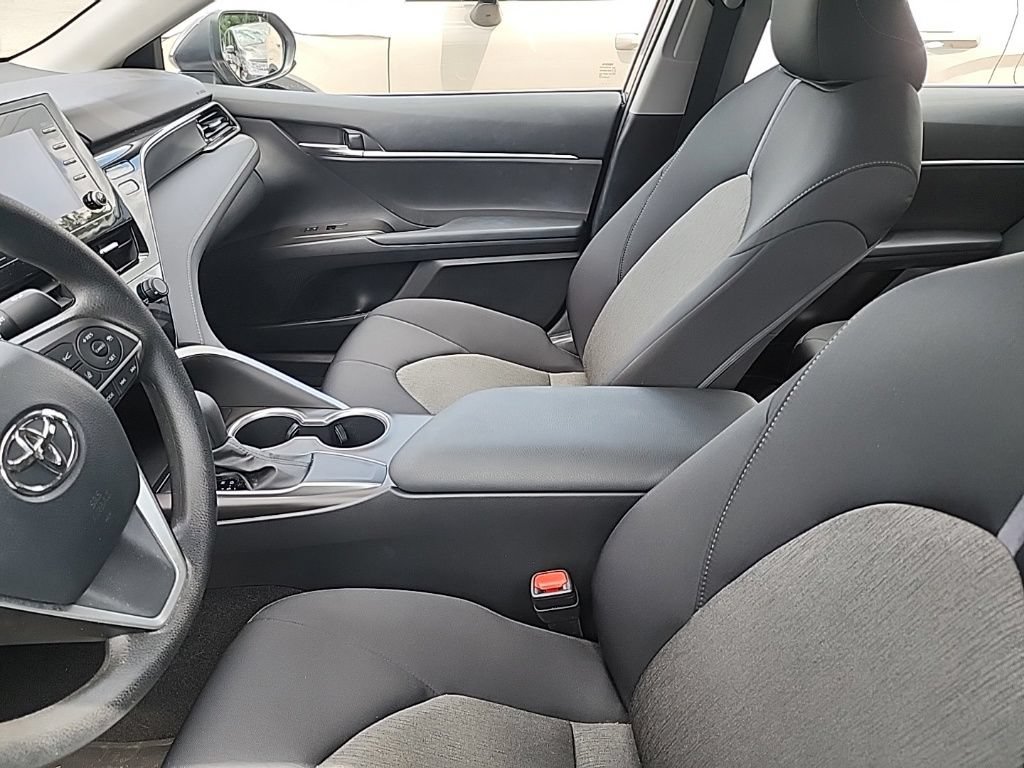 Used 2021 Toyota Camry LE FWD image 10