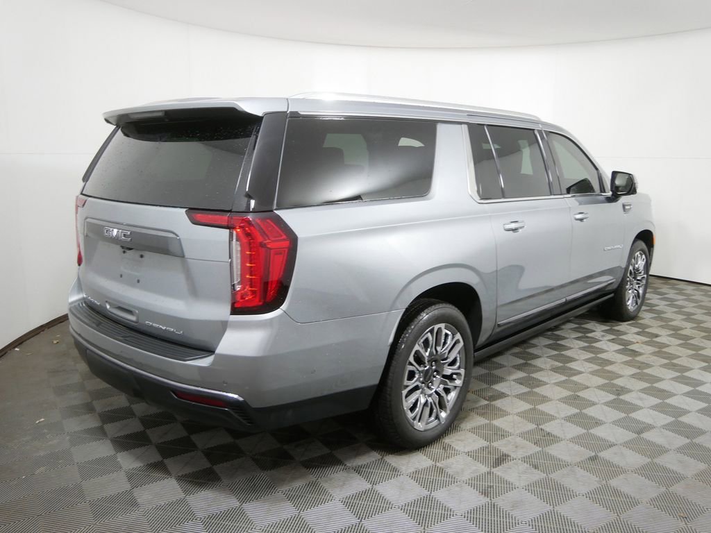 Used 2024 GMC Yukon XL Denali Ultimate image 3