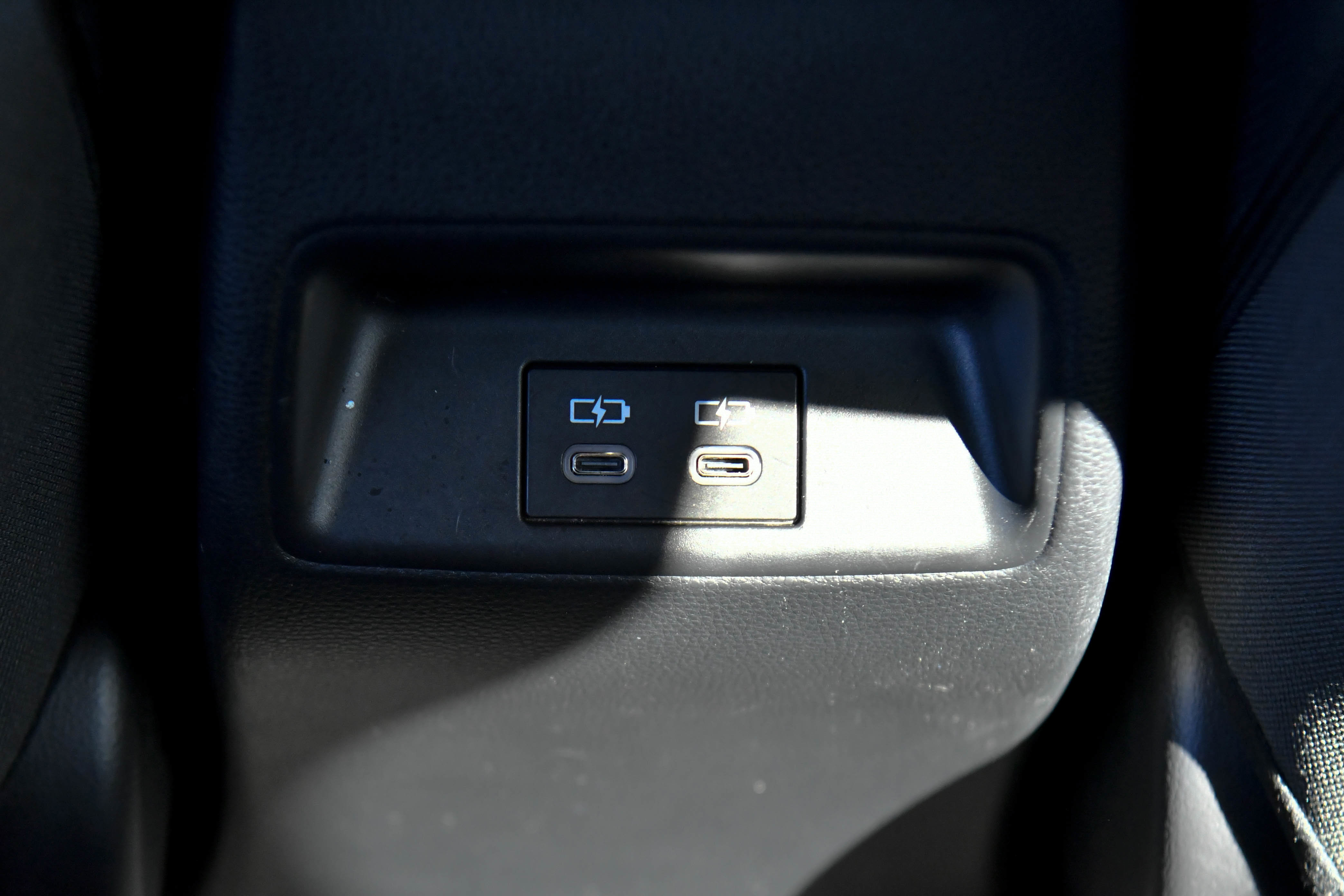 Used 2024 Toyota Corolla SE w/ SE Package image 40