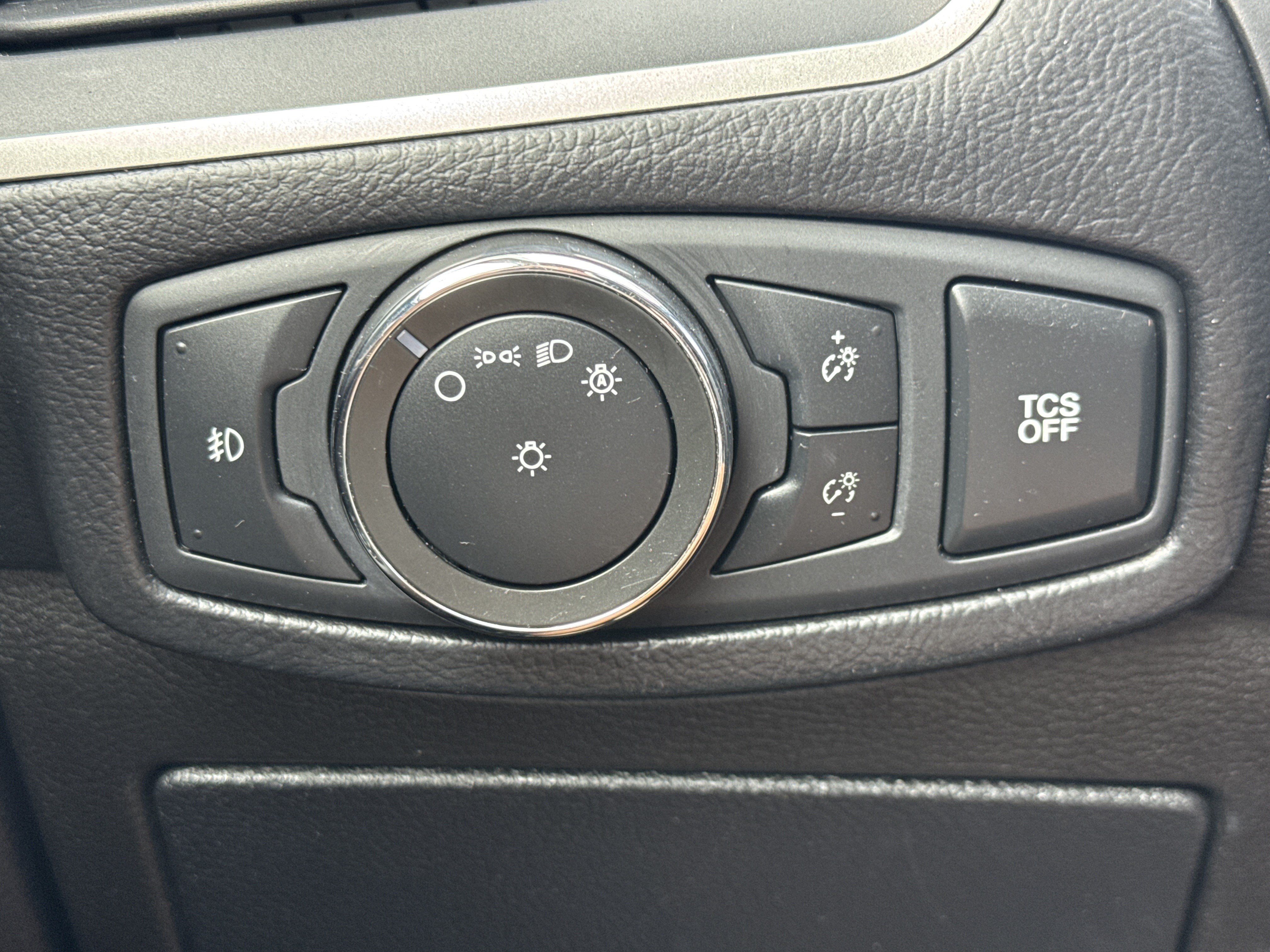 Used 2020 Ford Edge SEL FWD image 22