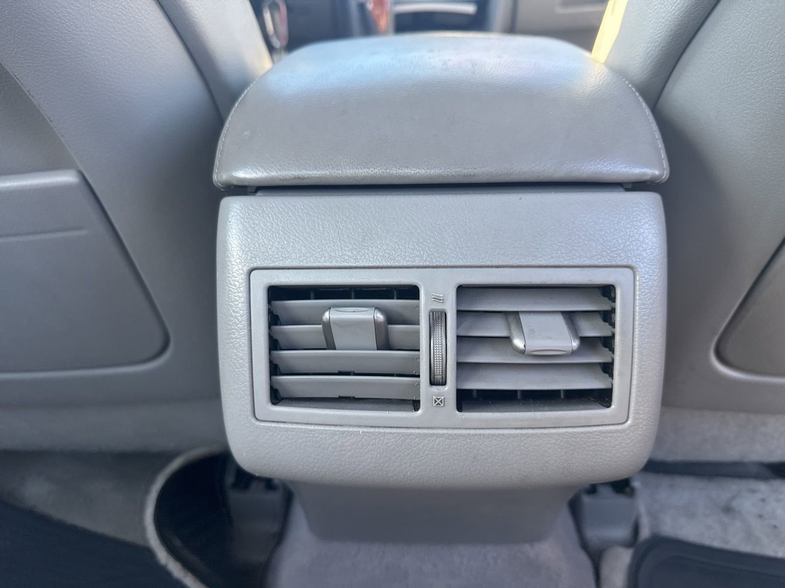 Used 2010 Toyota Camry XLE image 24