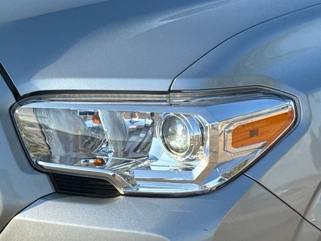 Used 2022 Toyota Tacoma SR w/ SR Convenience Package RWD image 4