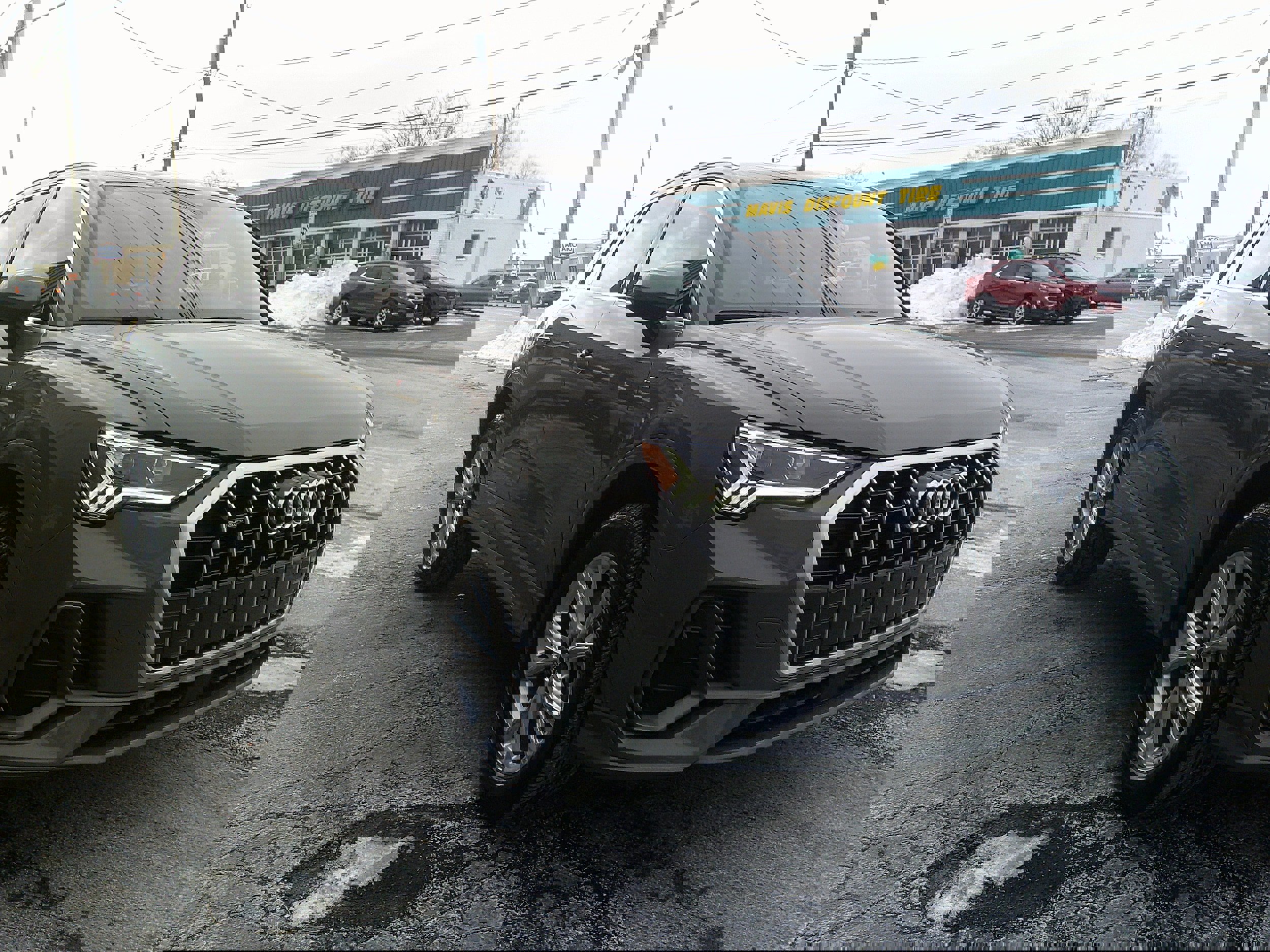 Used 2025 Audi Q3 2.0T Premium image 8