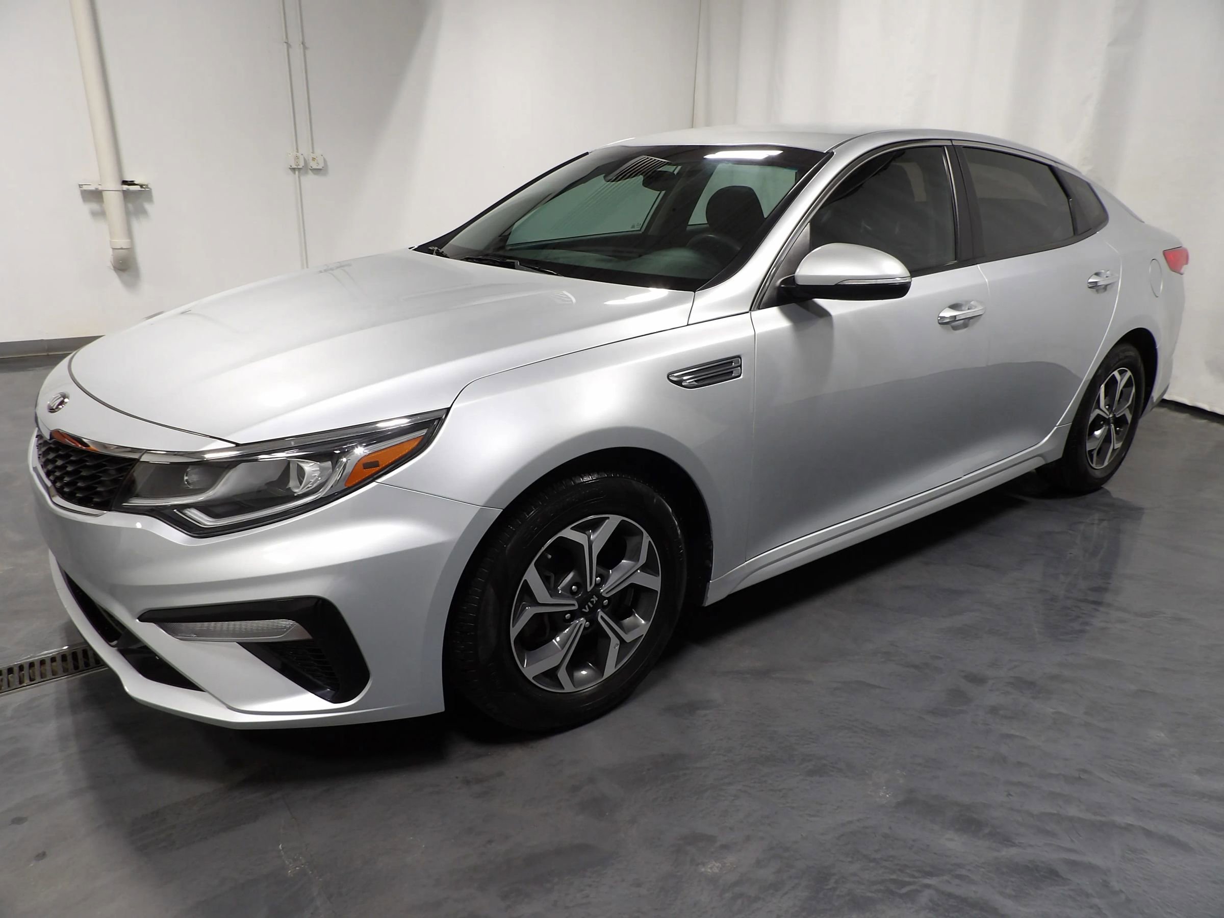 Used 2020 Kia Optima LX FWD image 4