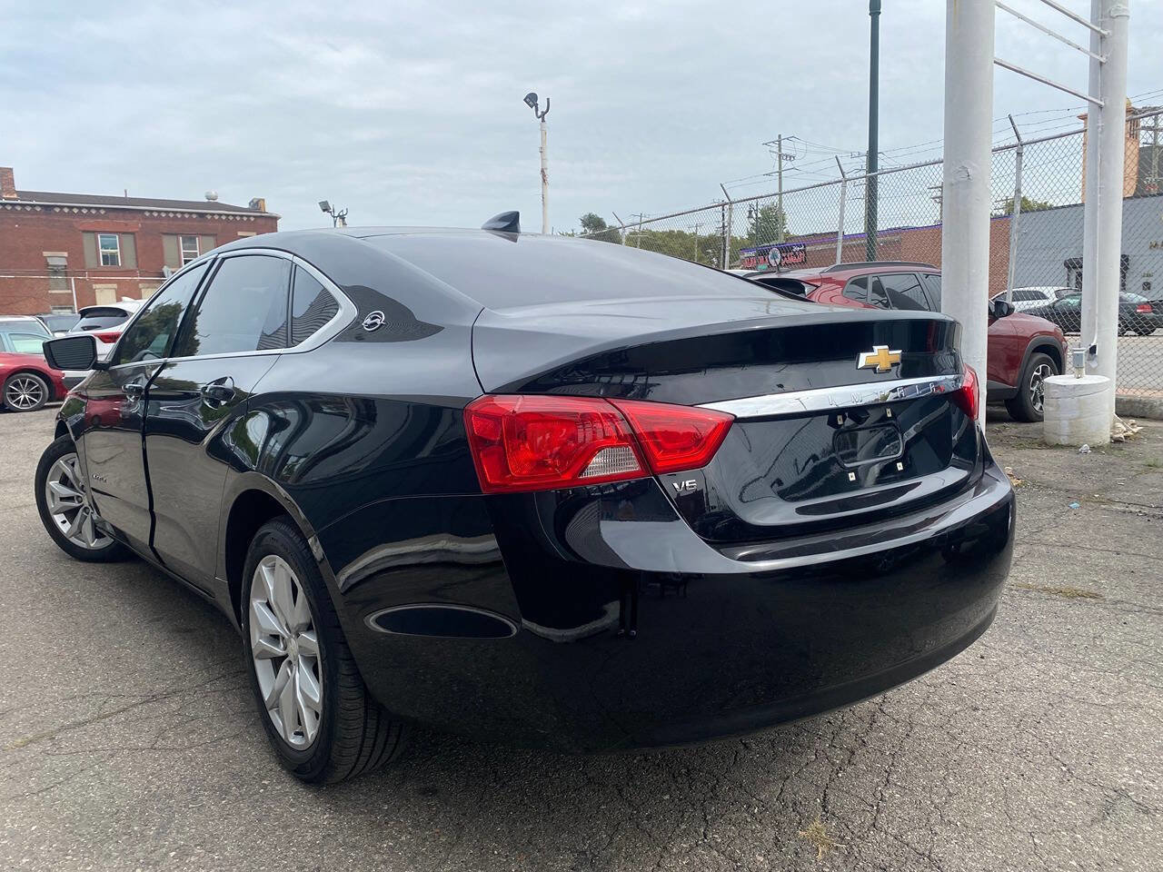 Used 2017 Chevrolet Impala LT image 8