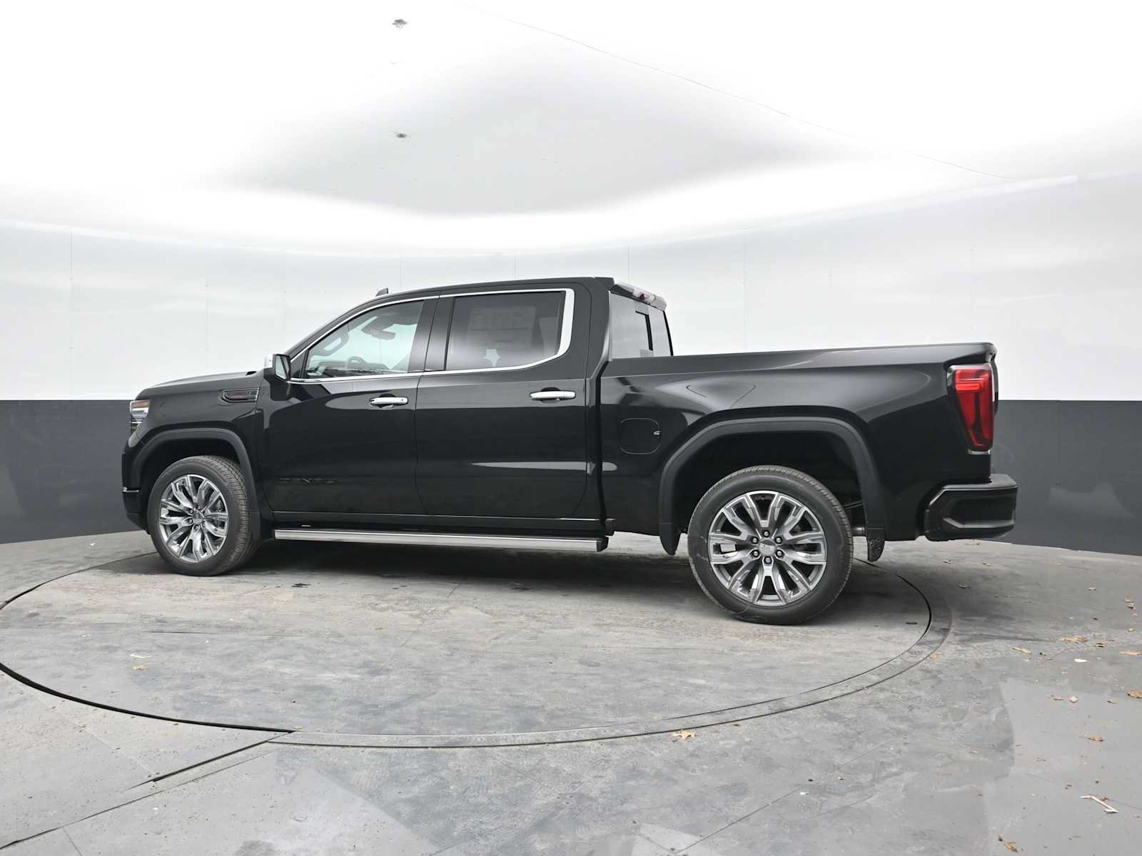 New 2026 GMC Sierra 1500 Denali w/ Denali Reserve Package AWD/4WD image 3