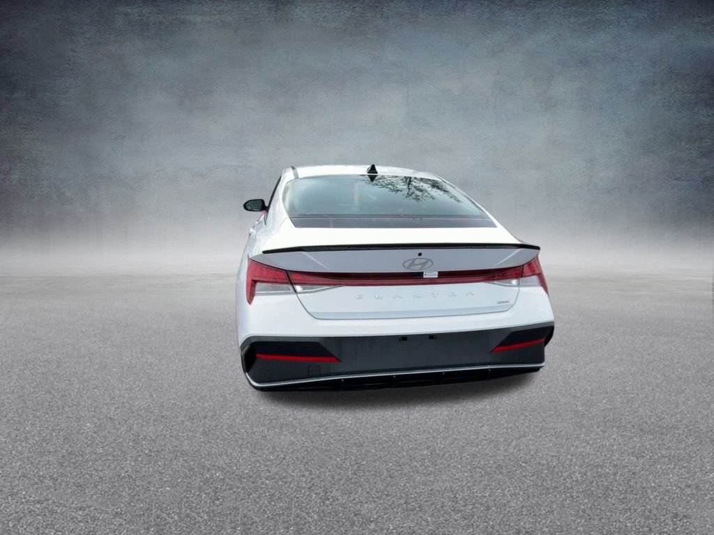 New 2025 Hyundai Elantra SEL image 18