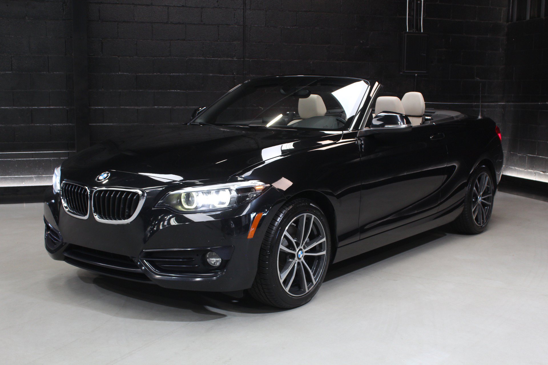 Used 2018 BMW 230i Convertible RWD image 6
