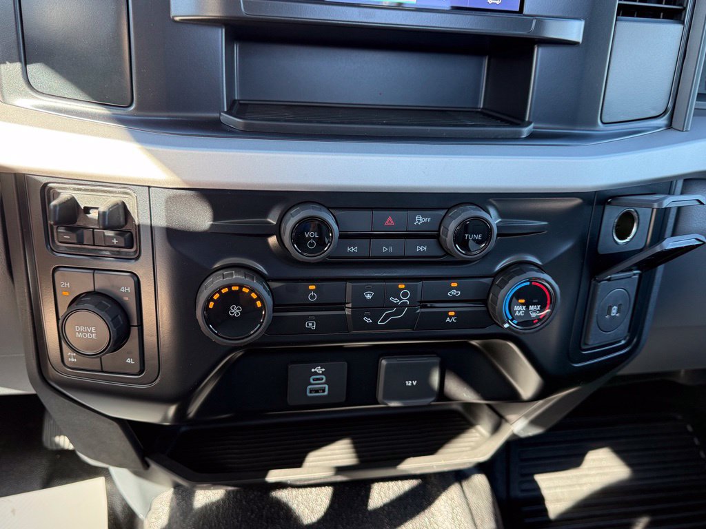 New 2027 Ford F250 XL w/ XL Chrome Package AWD/4WD image 16