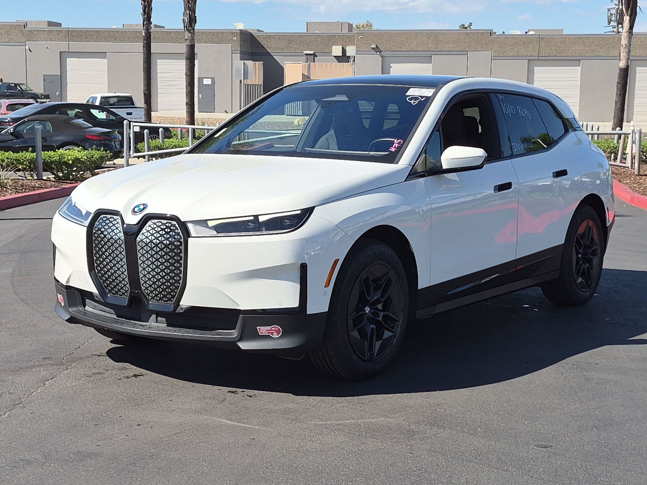 Used 2024 BMW iX xDrive50 AWD/4WD image 5