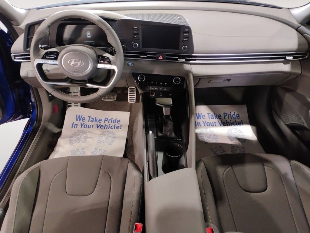 Used 2025 Hyundai Elantra Sport image 18