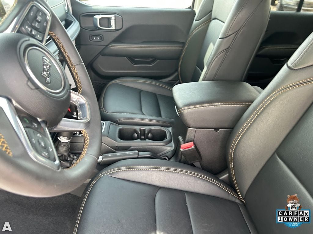 Certified 2024 Jeep Wrangler Unlimited Sahara w/ Technology Group AWD/4WD image 19