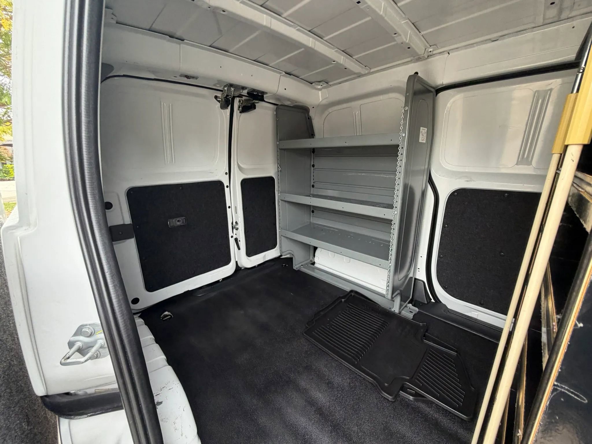 Used 2015 Nissan NV200 SV image 15