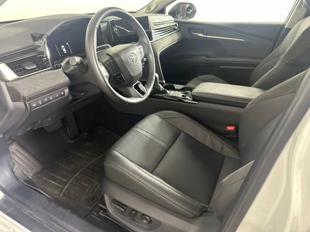 Used 2025 Toyota Camry XLE w/ Premium Plus Package AWD/4WD image 17