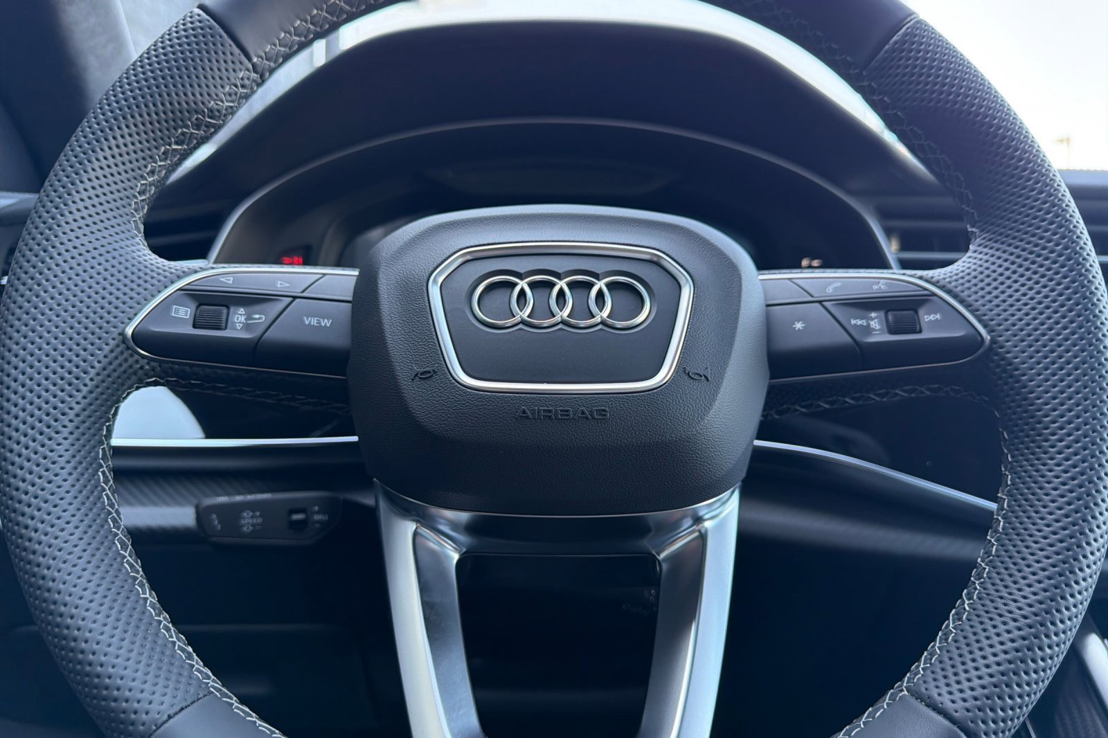 New 2026 Audi SQ8 Prestige AWD/4WD image 22