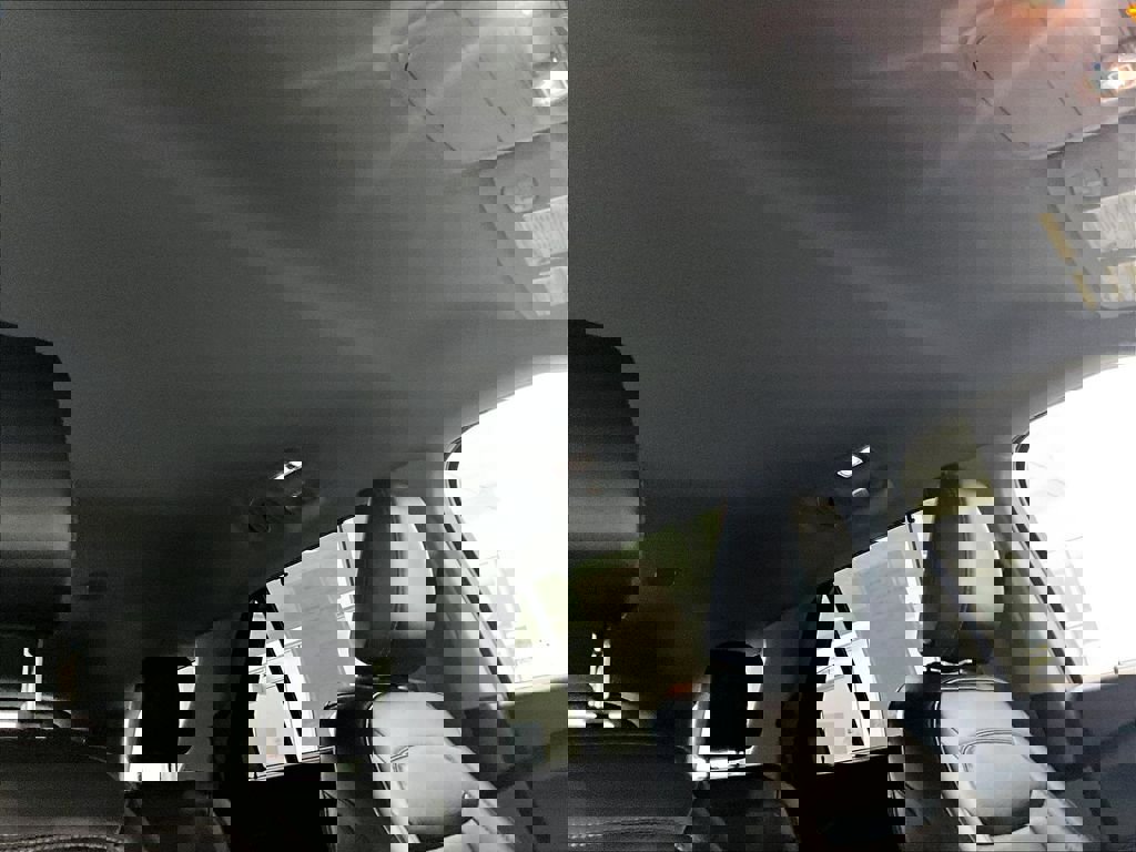 Used 2023 Ford Explorer Limited w/ Equipment Group 301A AWD/4WD image 23