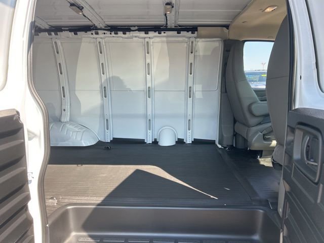 New 2025 Chevrolet Express 2500 RWD image 26