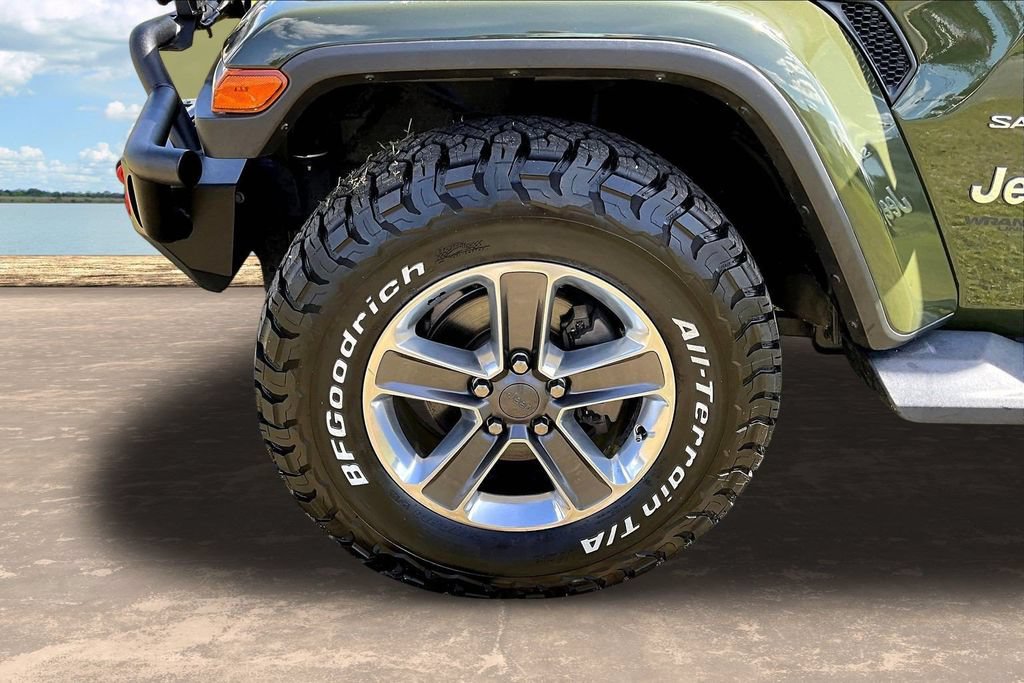 Used 2021 Jeep Wrangler Unlimited Sahara AWD/4WD image 35