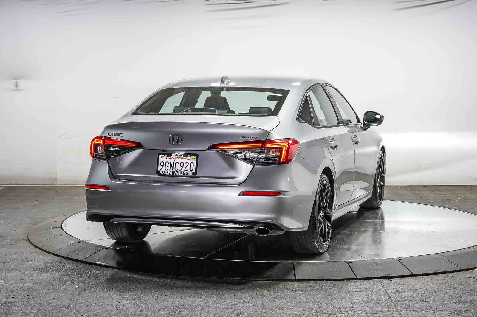 Used 2023 Honda Civic Sport image 4