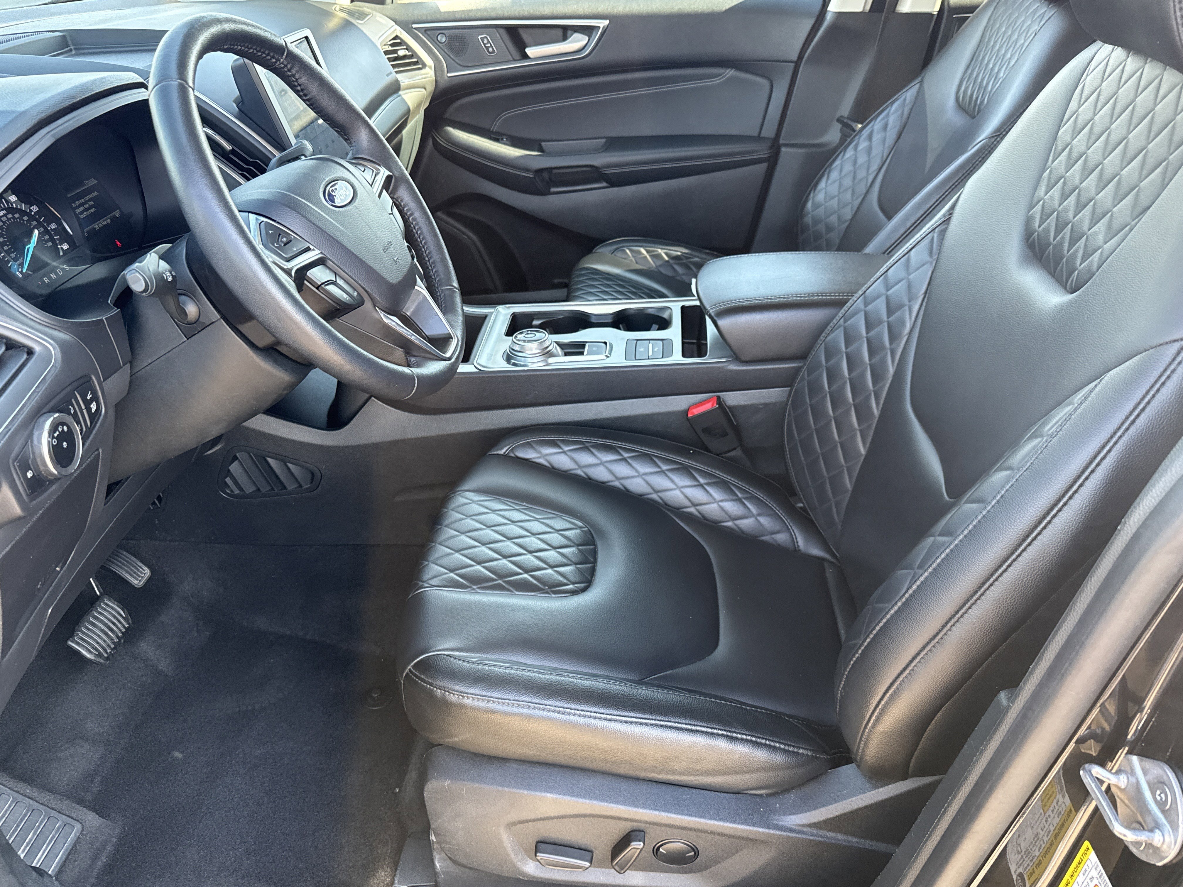 Used 2024 Ford Edge Titanium image 5